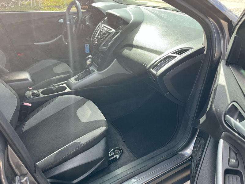 Ford Focus SE Sedan 2012 Ford Focus SE Sedan 2012