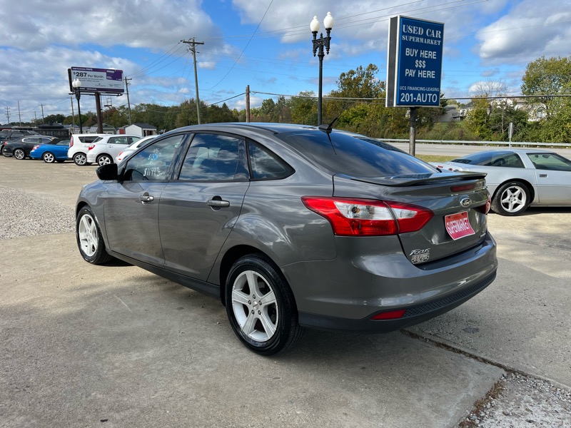 Ford Focus SE Sedan 2012 Ford Focus SE Sedan 2012