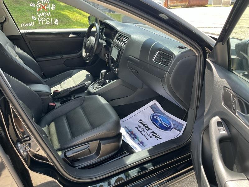 Volkswagen Jetta  2011