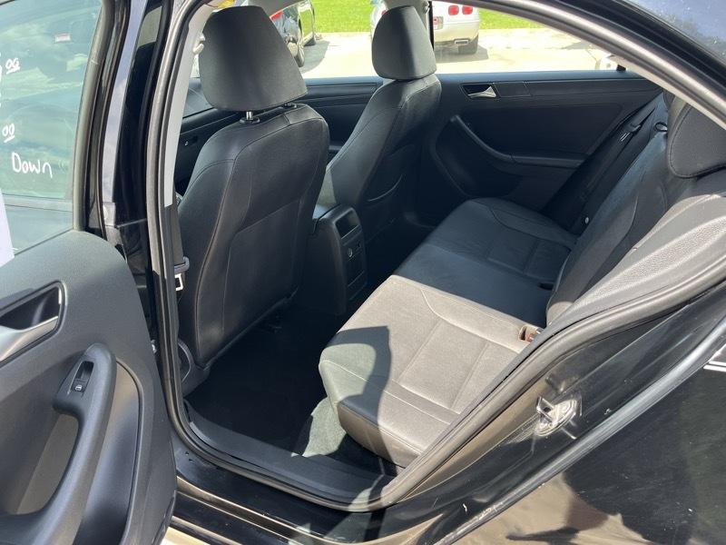 Volkswagen Jetta  2011