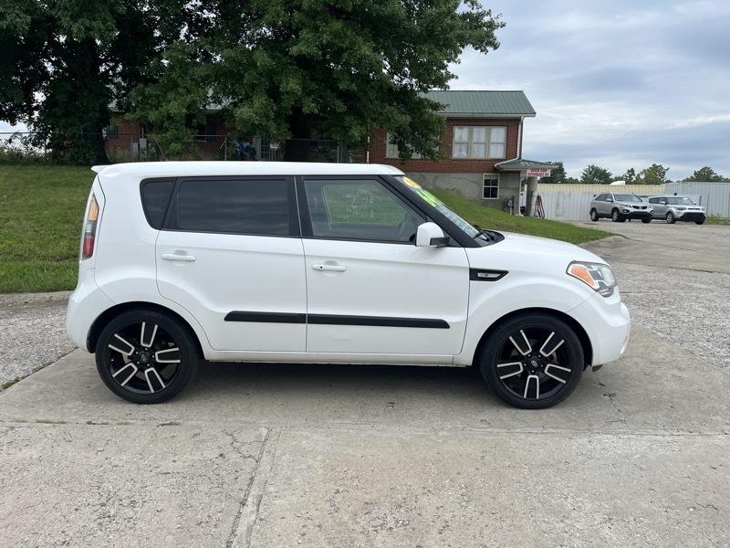 Kia Soul + 2011