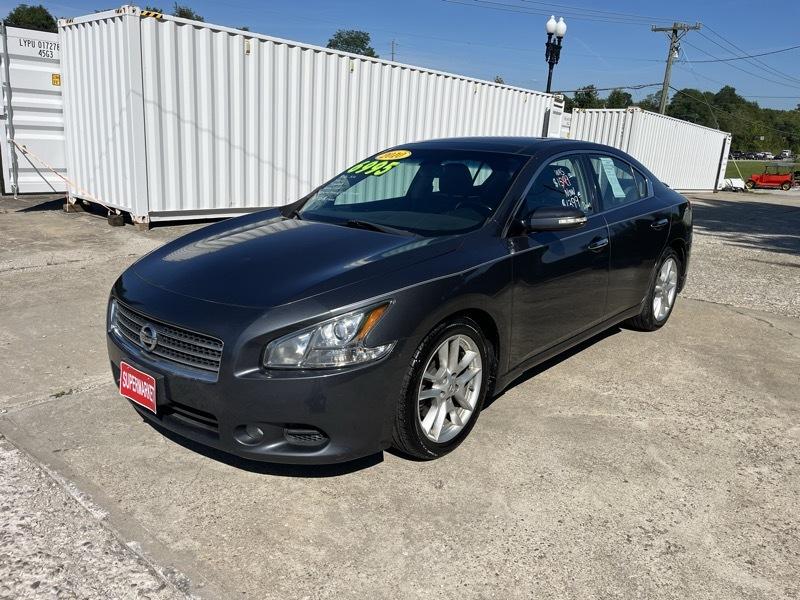 Nissan Maxima  2010