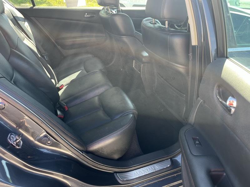 Nissan Maxima  2010