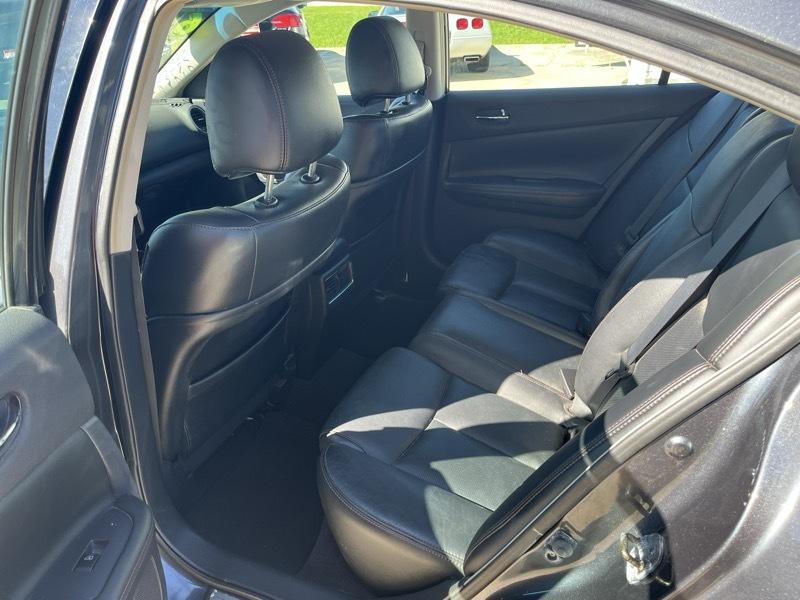 Nissan Maxima  2010