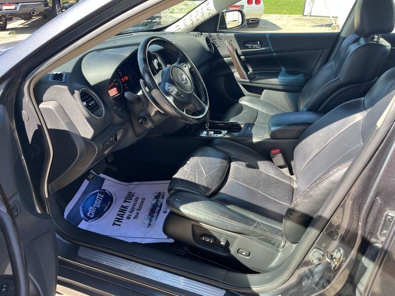 Nissan Maxima  2010