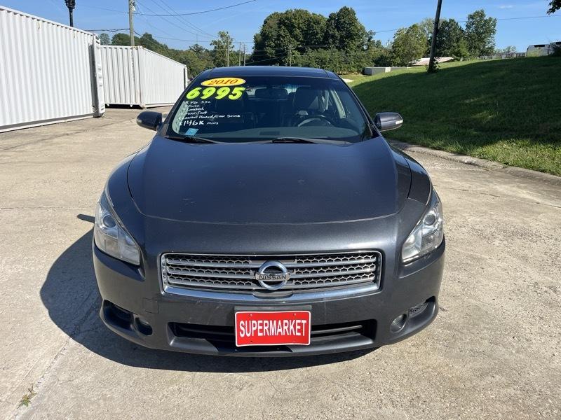 Nissan Maxima  2010