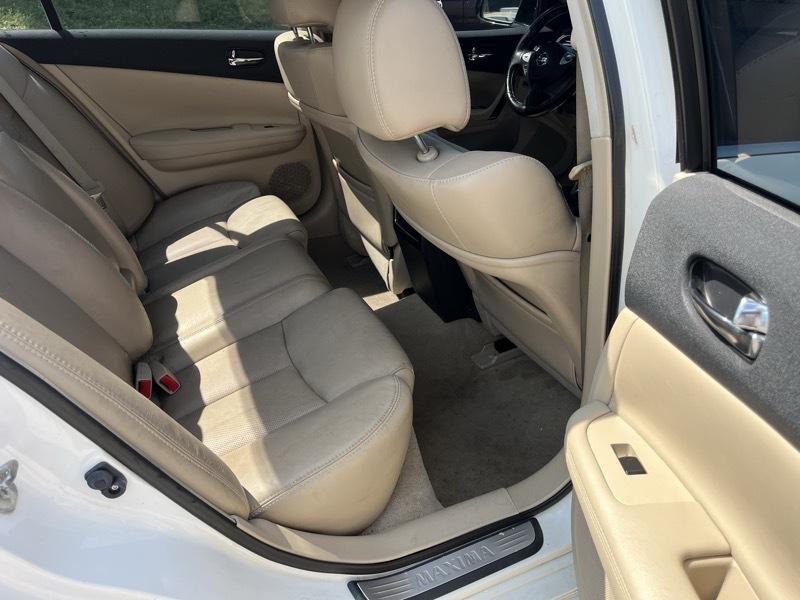 Nissan Maxima  2012