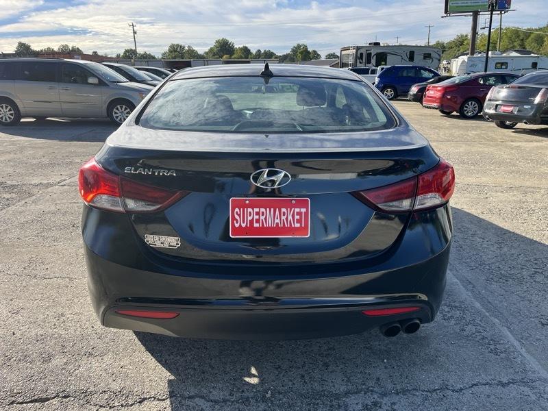Hyundai Elantra  2013