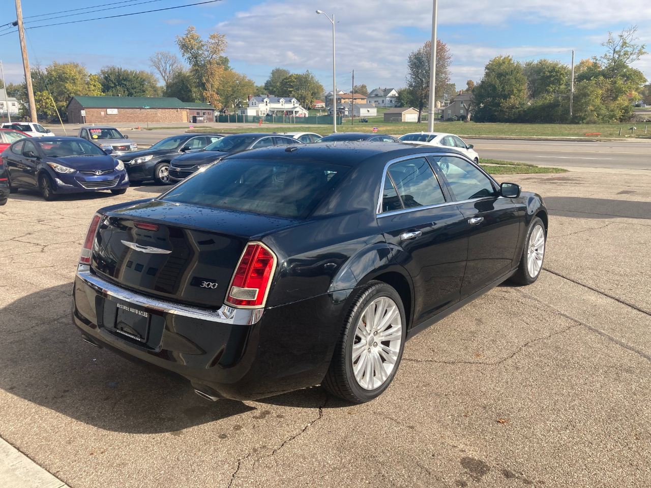 Chrysler 300 4dr Sdn Limited RWD 2011 Chrysler 300 4dr Sdn Limited RWD 2011