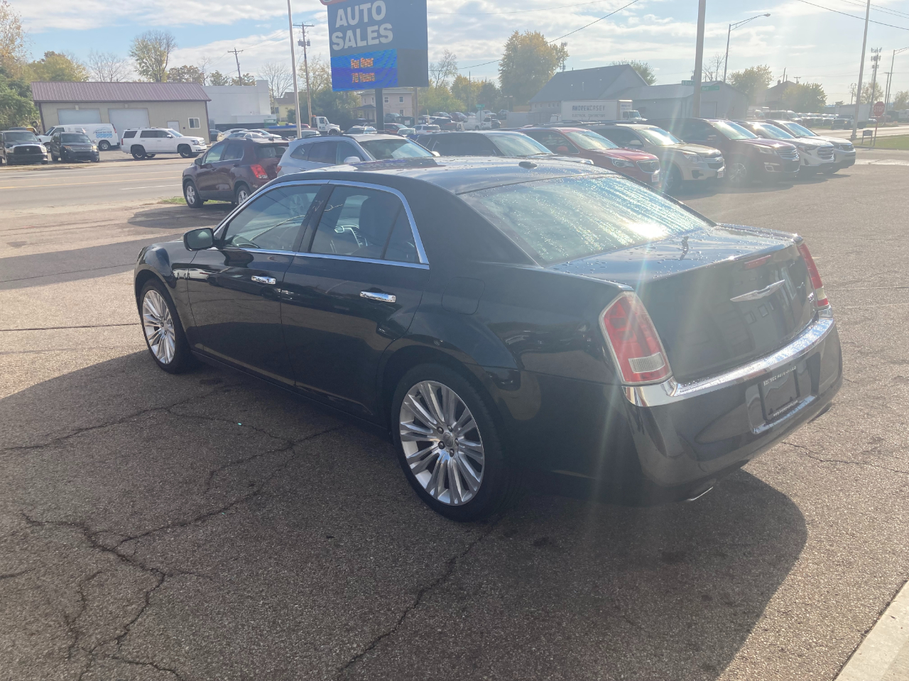 Chrysler 300 4dr Sdn Limited RWD 2011 Chrysler 300 4dr Sdn Limited RWD 2011