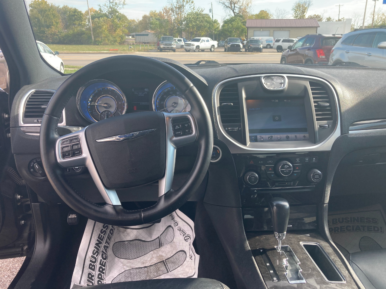 Chrysler 300 4dr Sdn Limited RWD 2011 Chrysler 300 4dr Sdn Limited RWD 2011