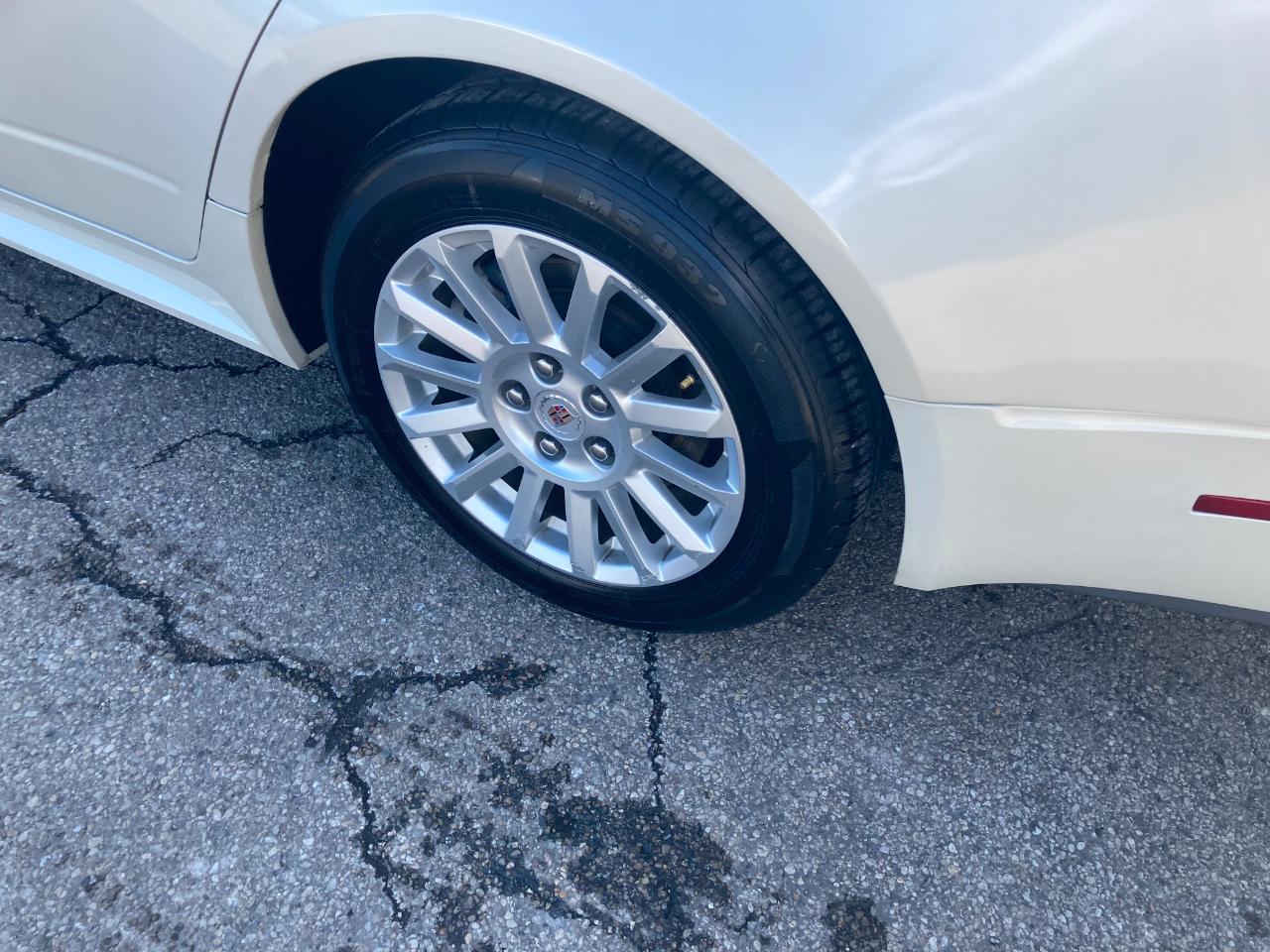 Cadillac CTS Sedan 4dr Sdn 3.0L Luxury RWD 2013