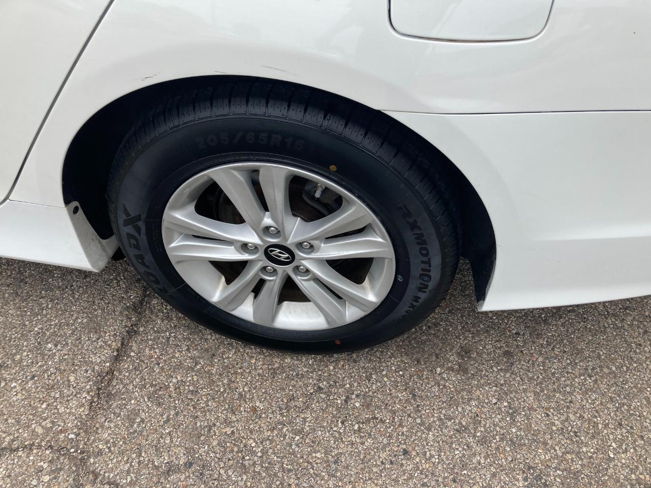 Hyundai Sonata 4dr Sdn 2.4L Auto GLS 2014