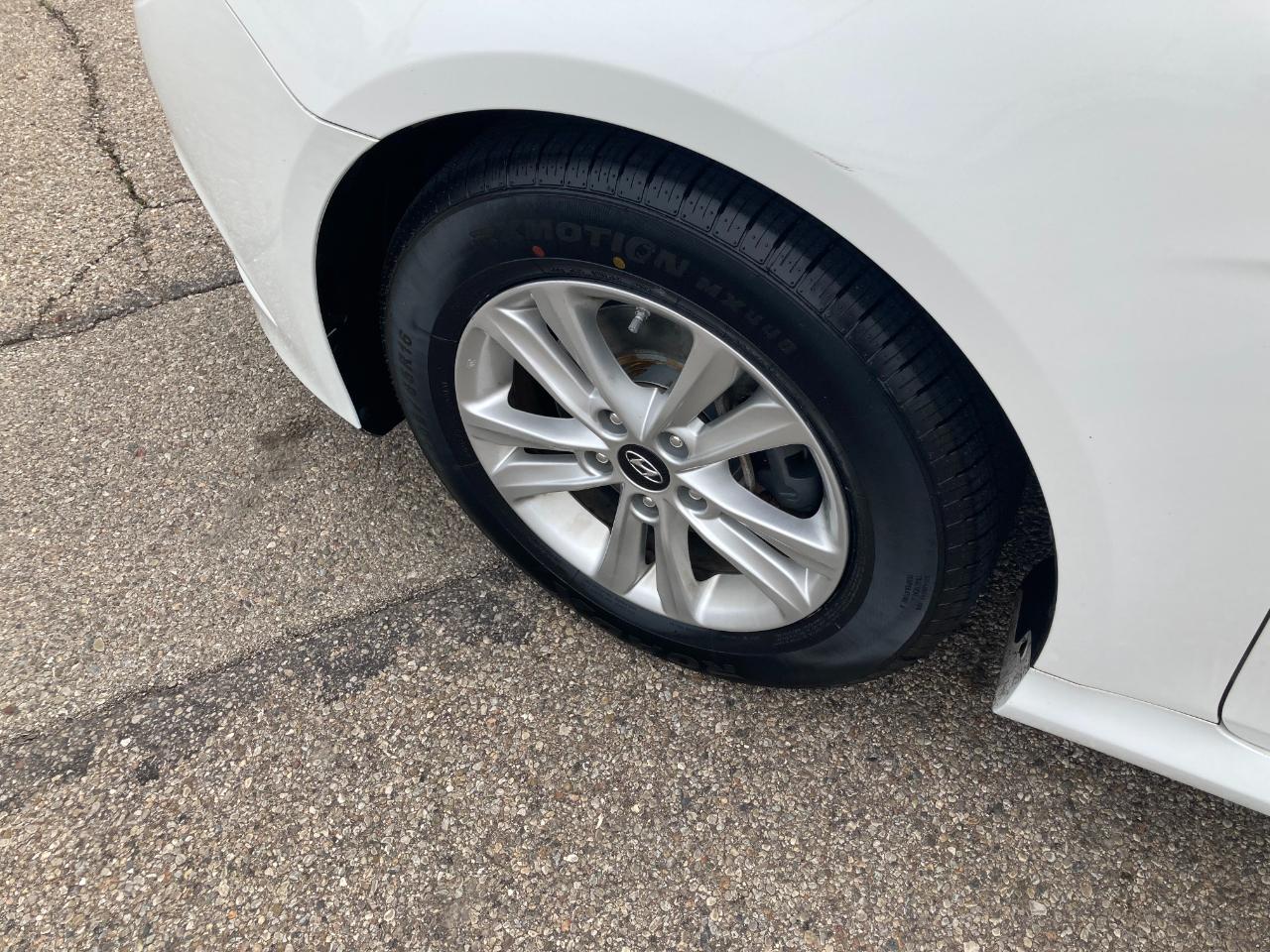 Hyundai Sonata 4dr Sdn 2.4L Auto GLS 2014