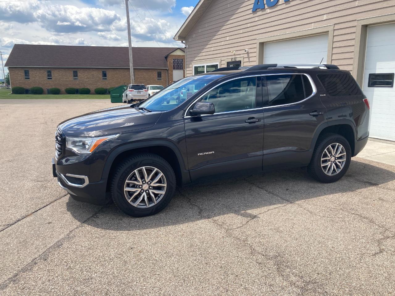 GMC Acadia FWD 4dr SLE w/SLE-2 2017
