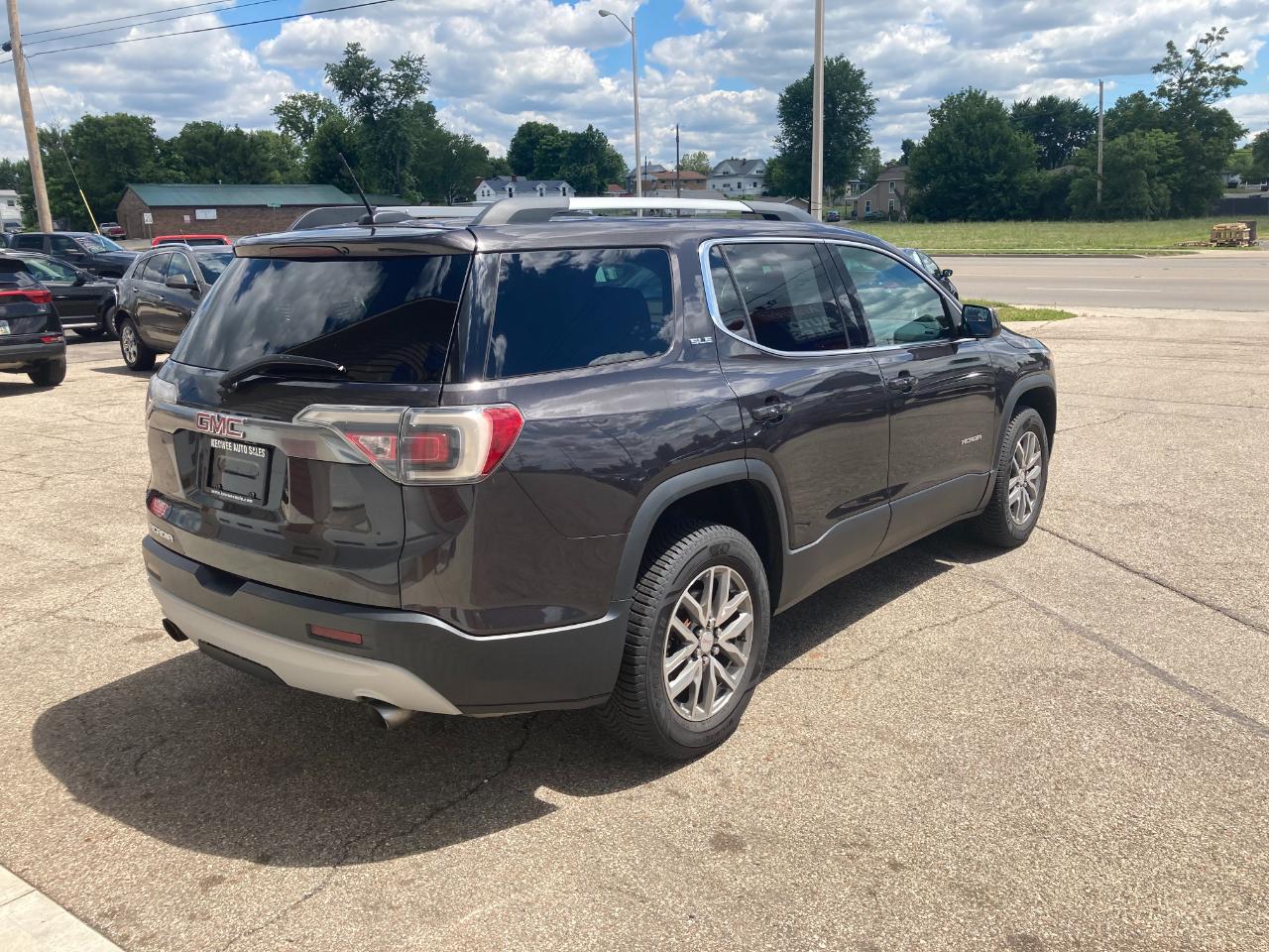 GMC Acadia FWD 4dr SLE w/SLE-2 2017