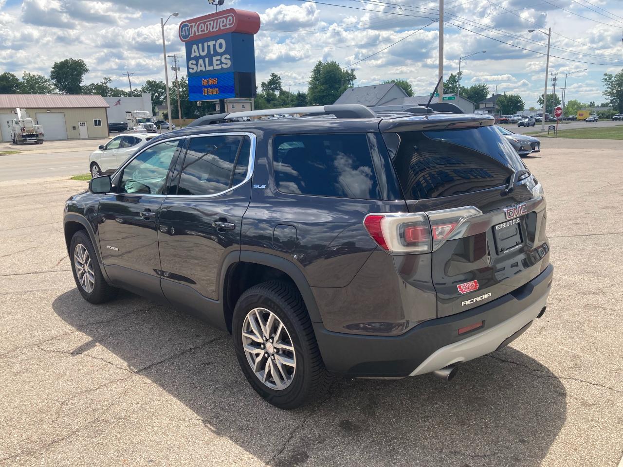 GMC Acadia FWD 4dr SLE w/SLE-2 2017