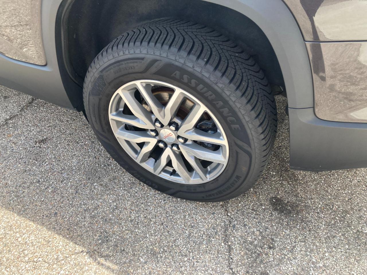 GMC Acadia FWD 4dr SLE w/SLE-2 2017