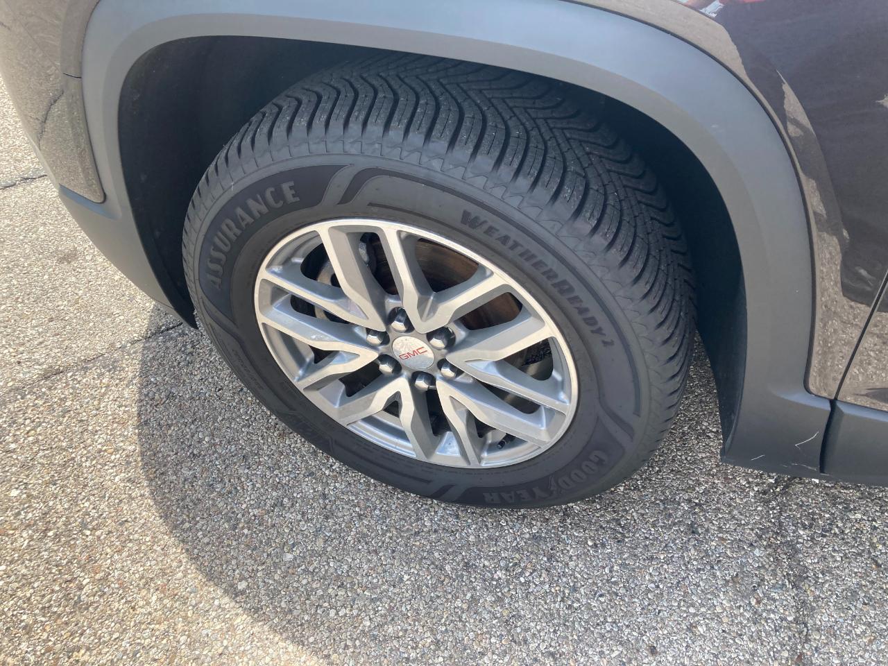 GMC Acadia FWD 4dr SLE w/SLE-2 2017