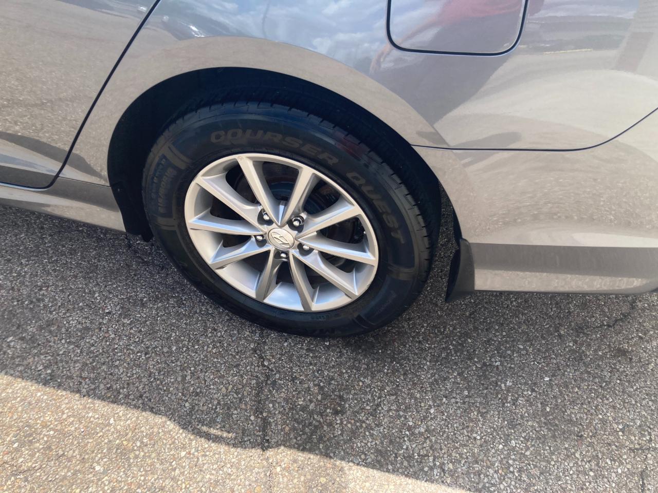 Hyundai Sonata 4dr Sdn 2.4L Sport 2015