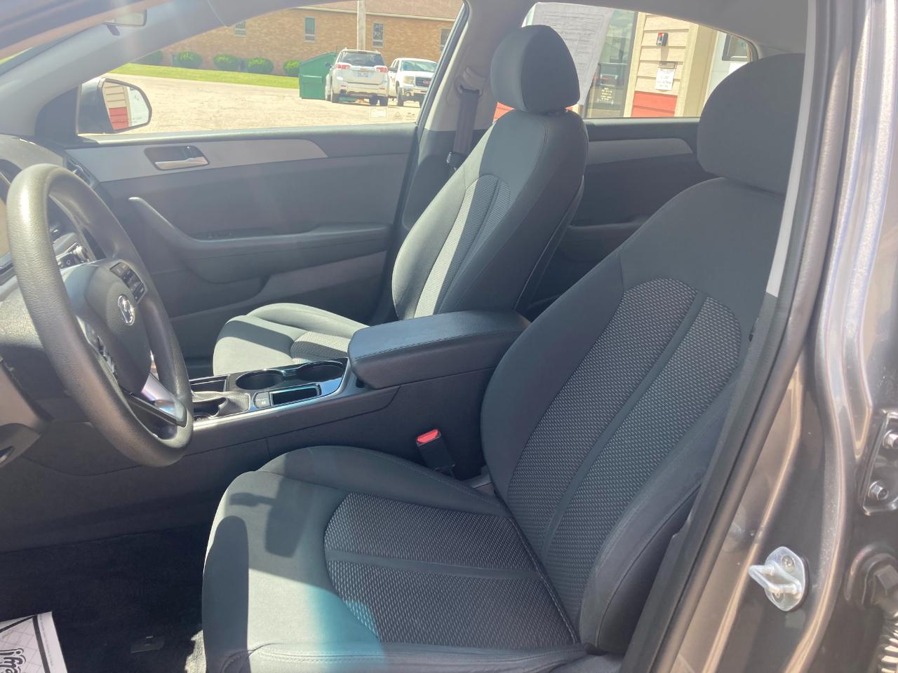 Hyundai Sonata 4dr Sdn 2.4L Sport 2015