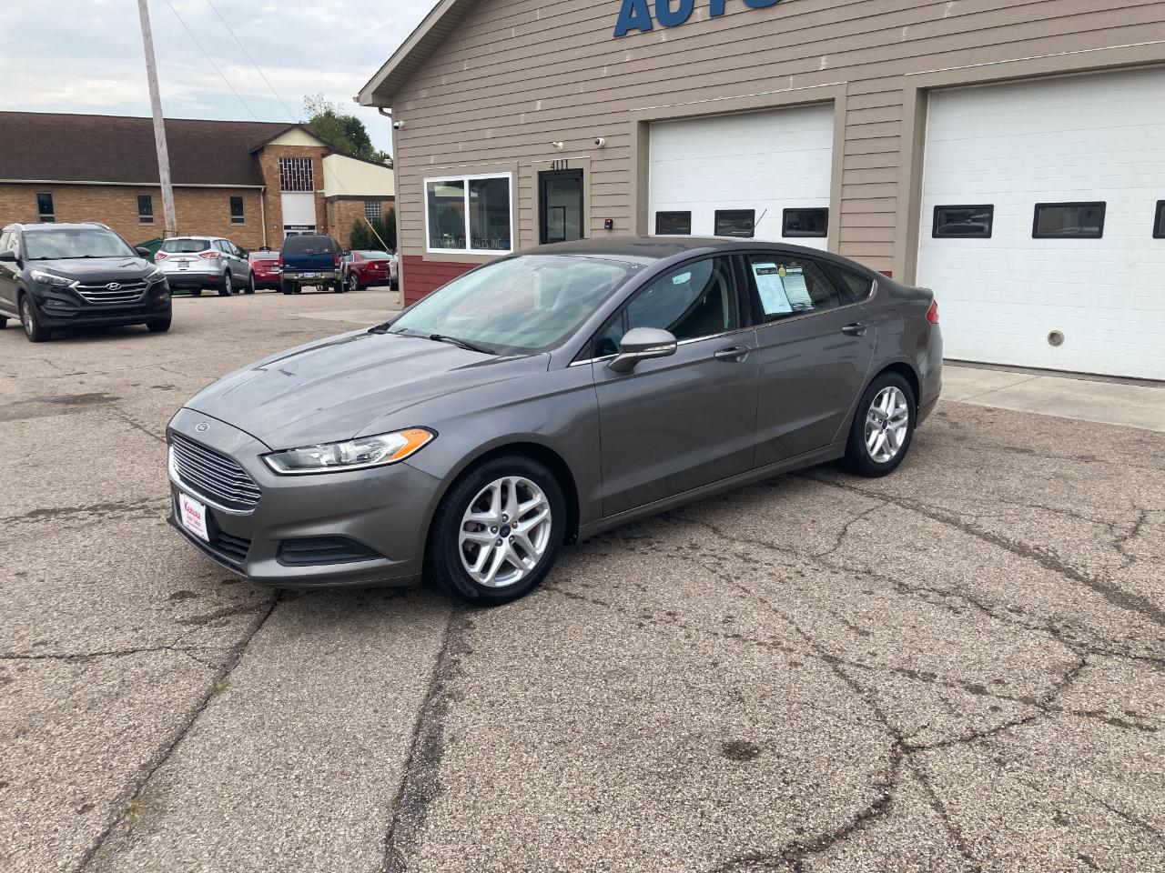 Ford Fusion photo 2