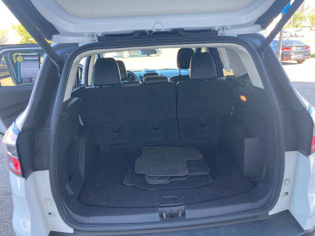 Ford Escape photo 9