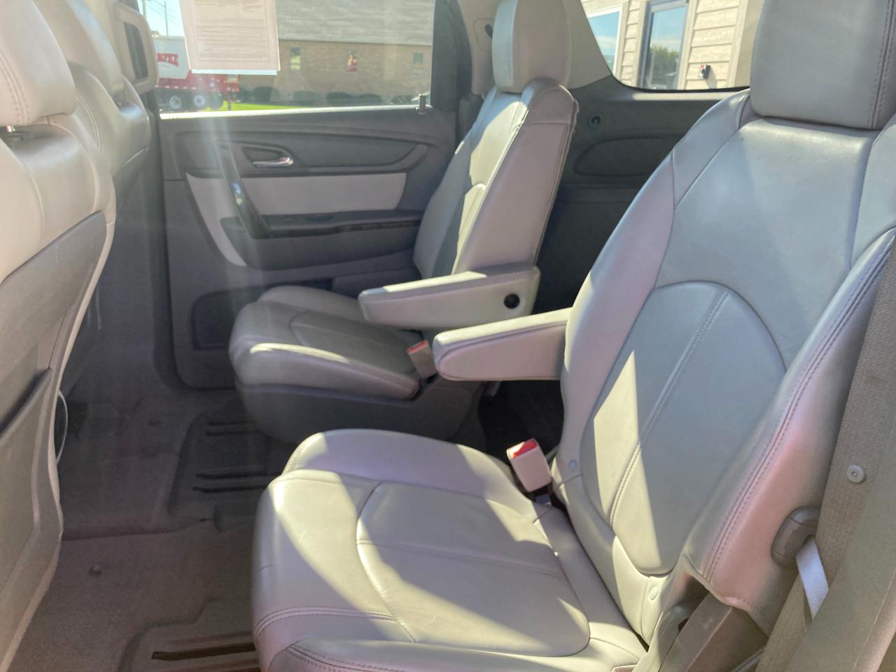 GMC Acadia FWD 4dr SLT w/SLT-1 2013
