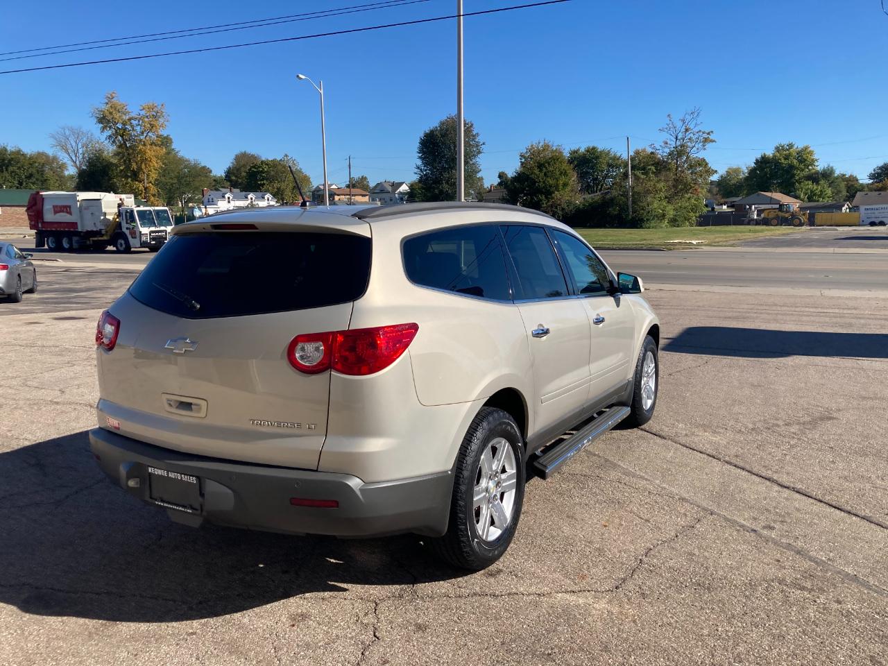Chevrolet Traverse FWD 4dr LT w/2LT 2011