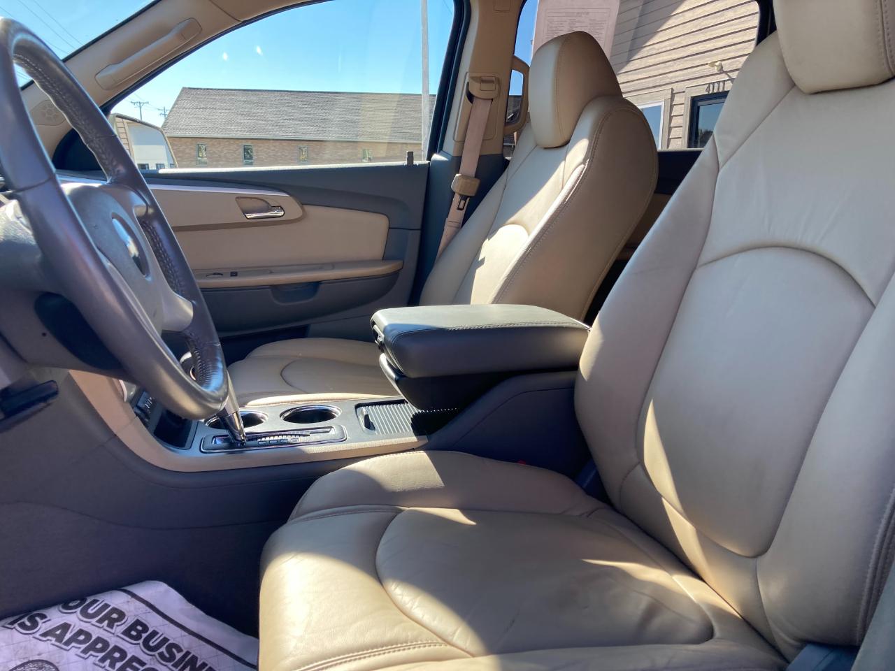 Chevrolet Traverse FWD 4dr LT w/2LT 2011