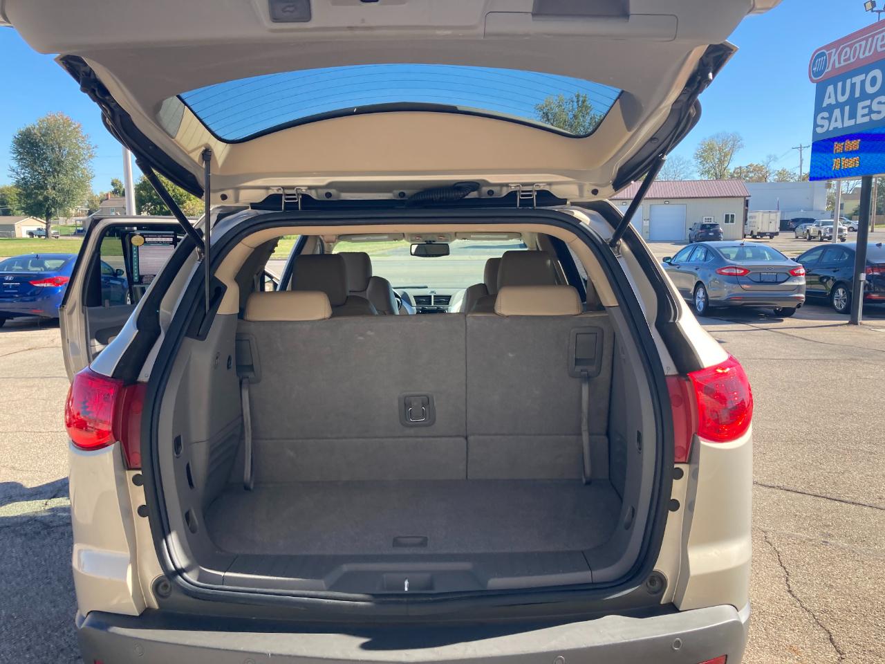 Chevrolet Traverse FWD 4dr LT w/2LT 2011