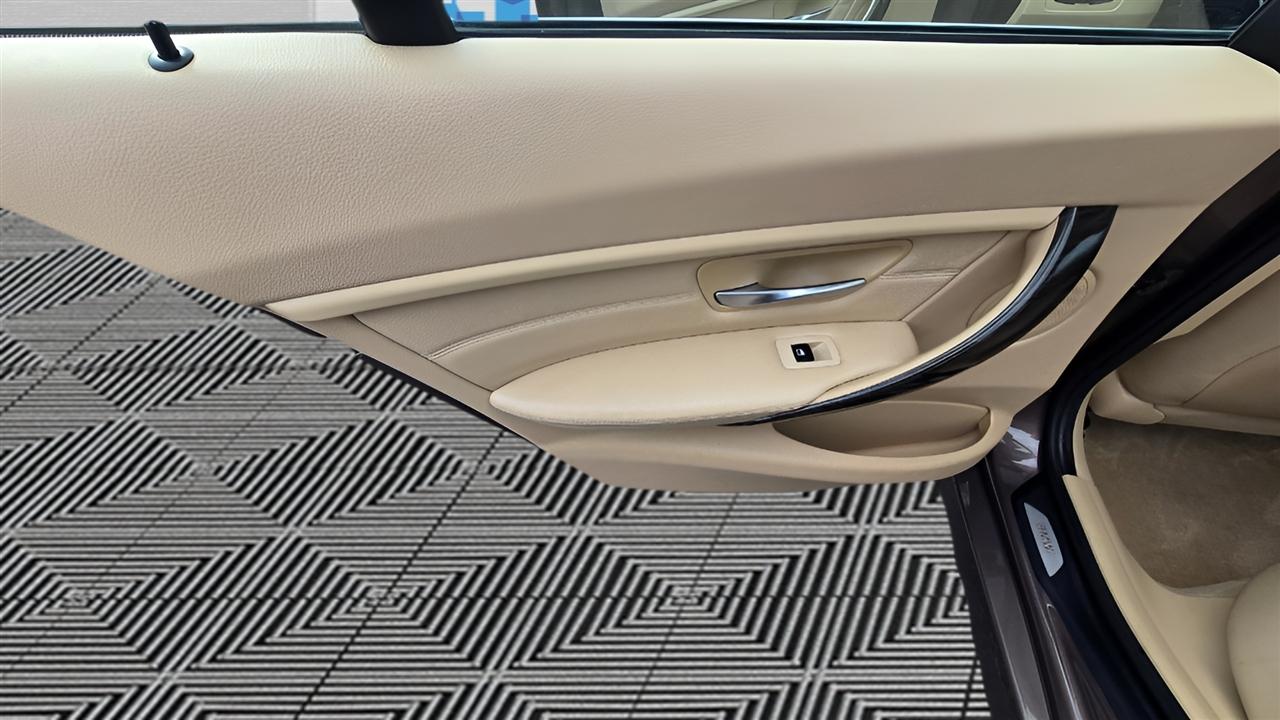 BMW 3-Series 335i xDrive Sedan 2013
