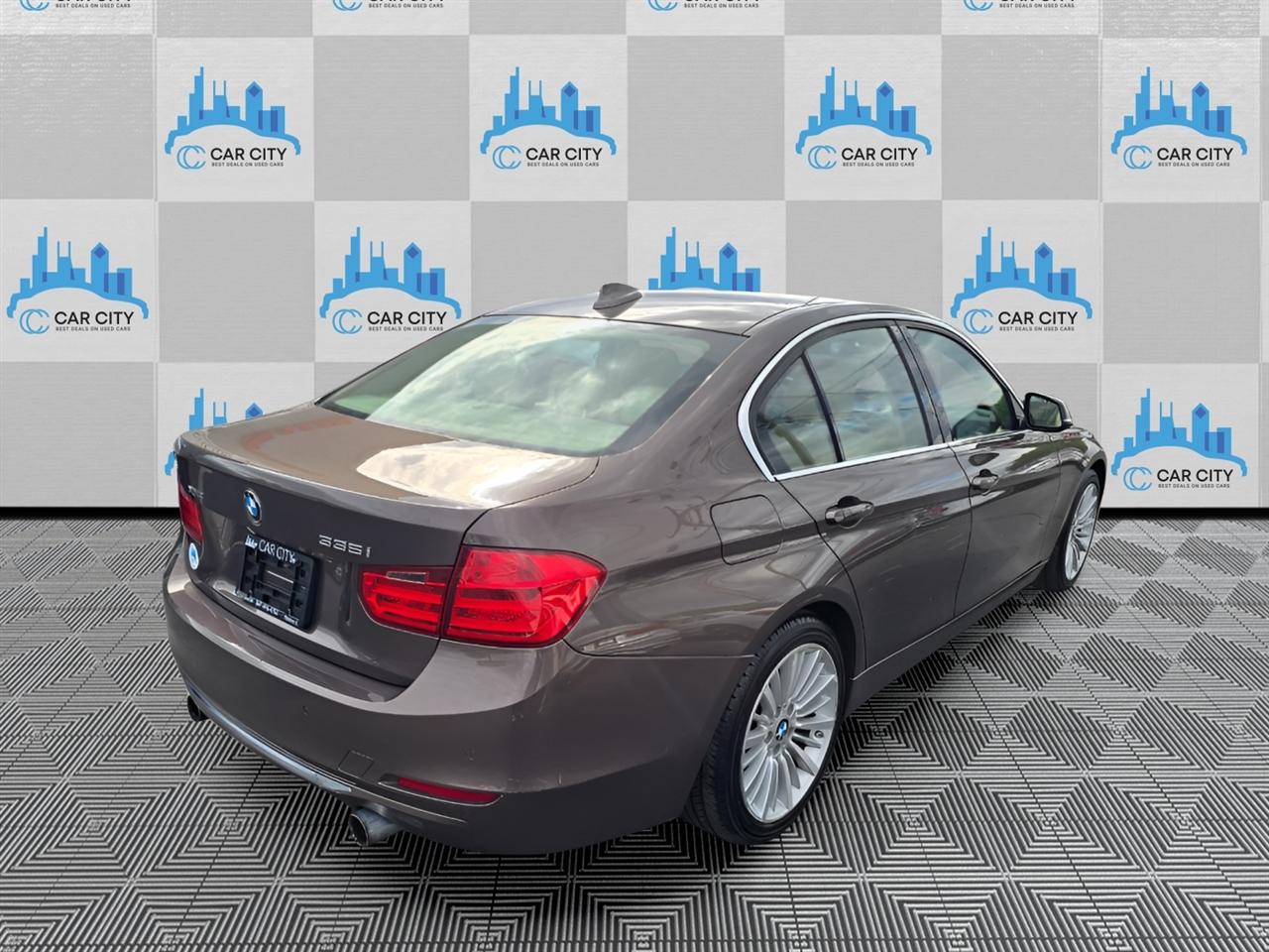 BMW 3-Series 335i xDrive Sedan 2013