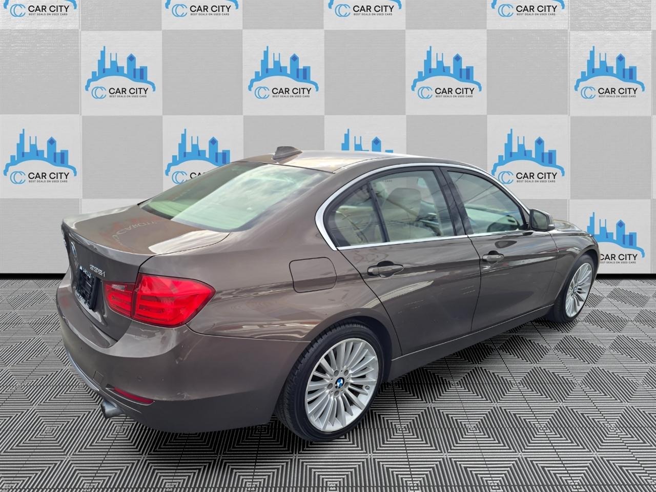 BMW 3-Series 335i xDrive Sedan 2013