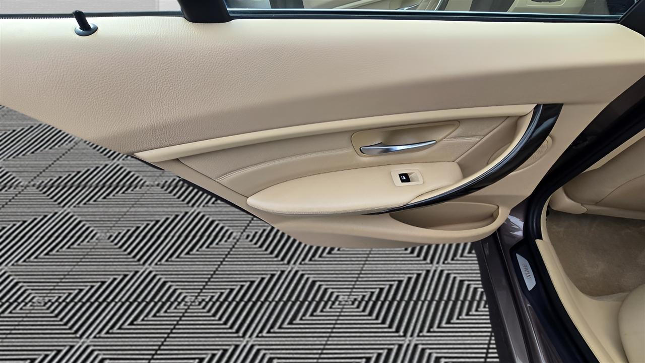 BMW 3-Series 335i xDrive Sedan 2013