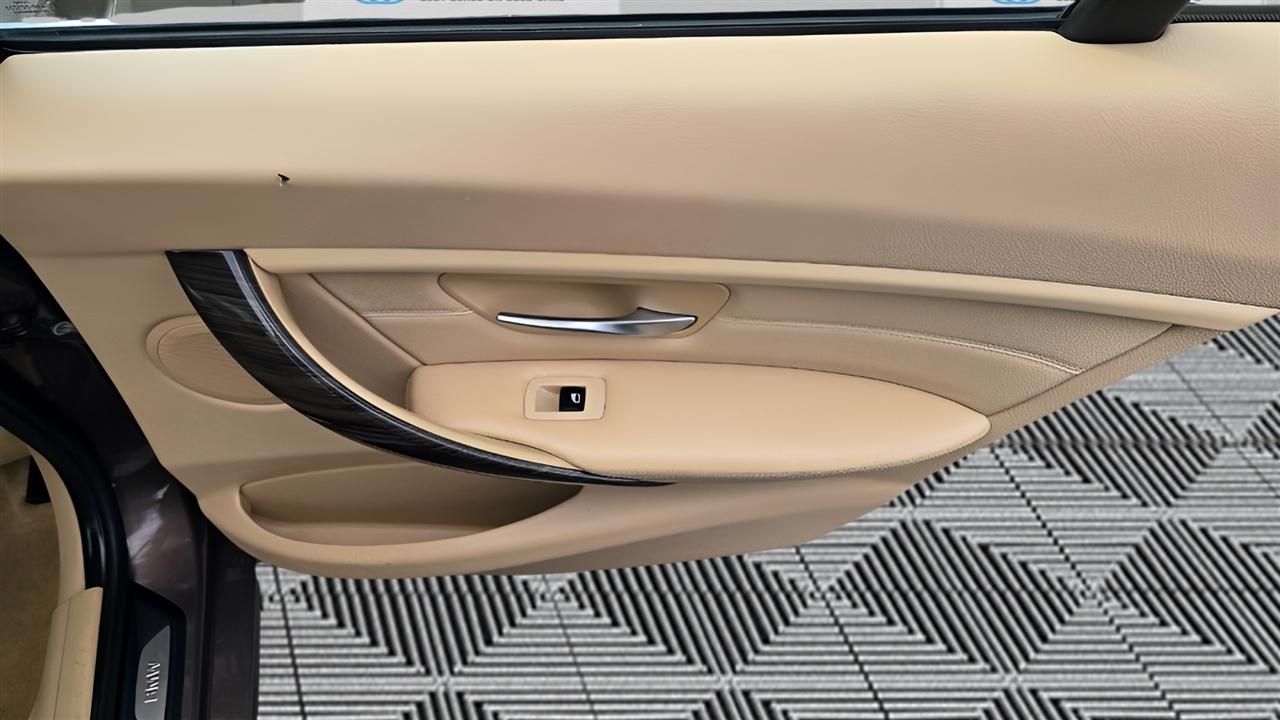 BMW 3-Series 335i xDrive Sedan 2013