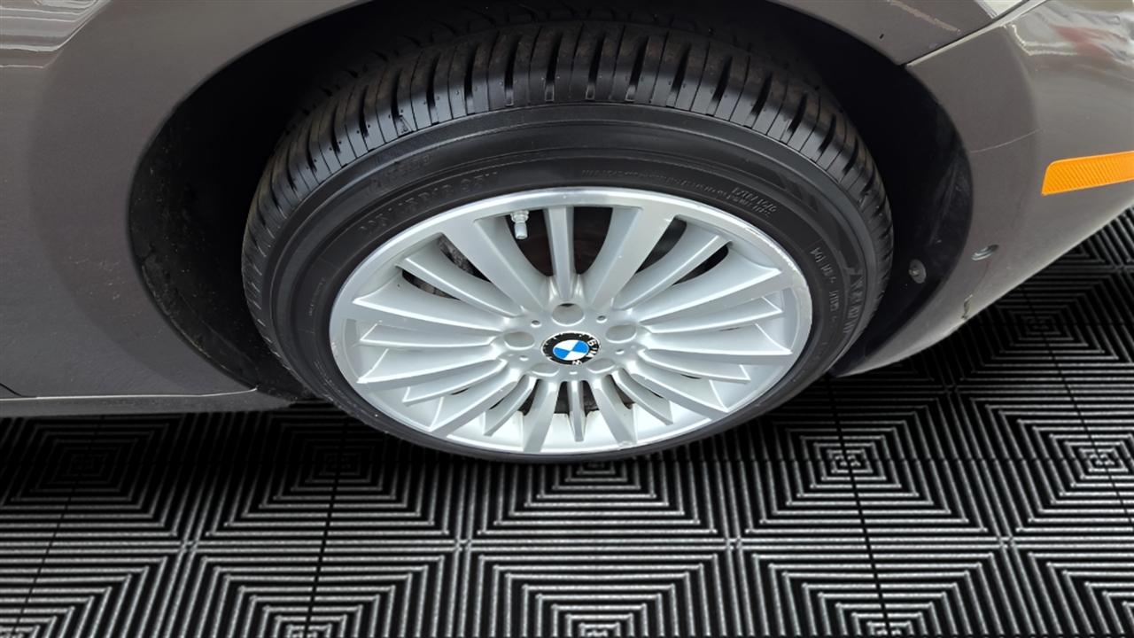 BMW 3-Series 335i xDrive Sedan 2013