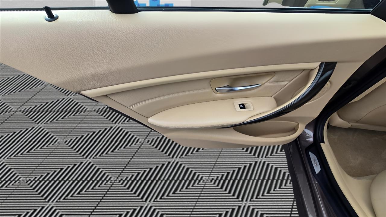 BMW 3-Series 335i xDrive Sedan 2013