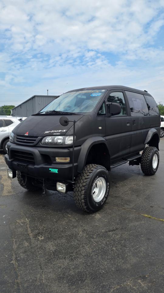 Mitsubishi Delica L400 Space Gear  1998