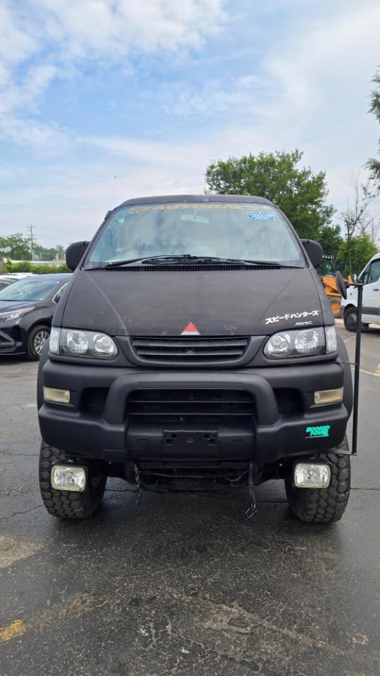 Mitsubishi Delica L400 Space Gear  1998