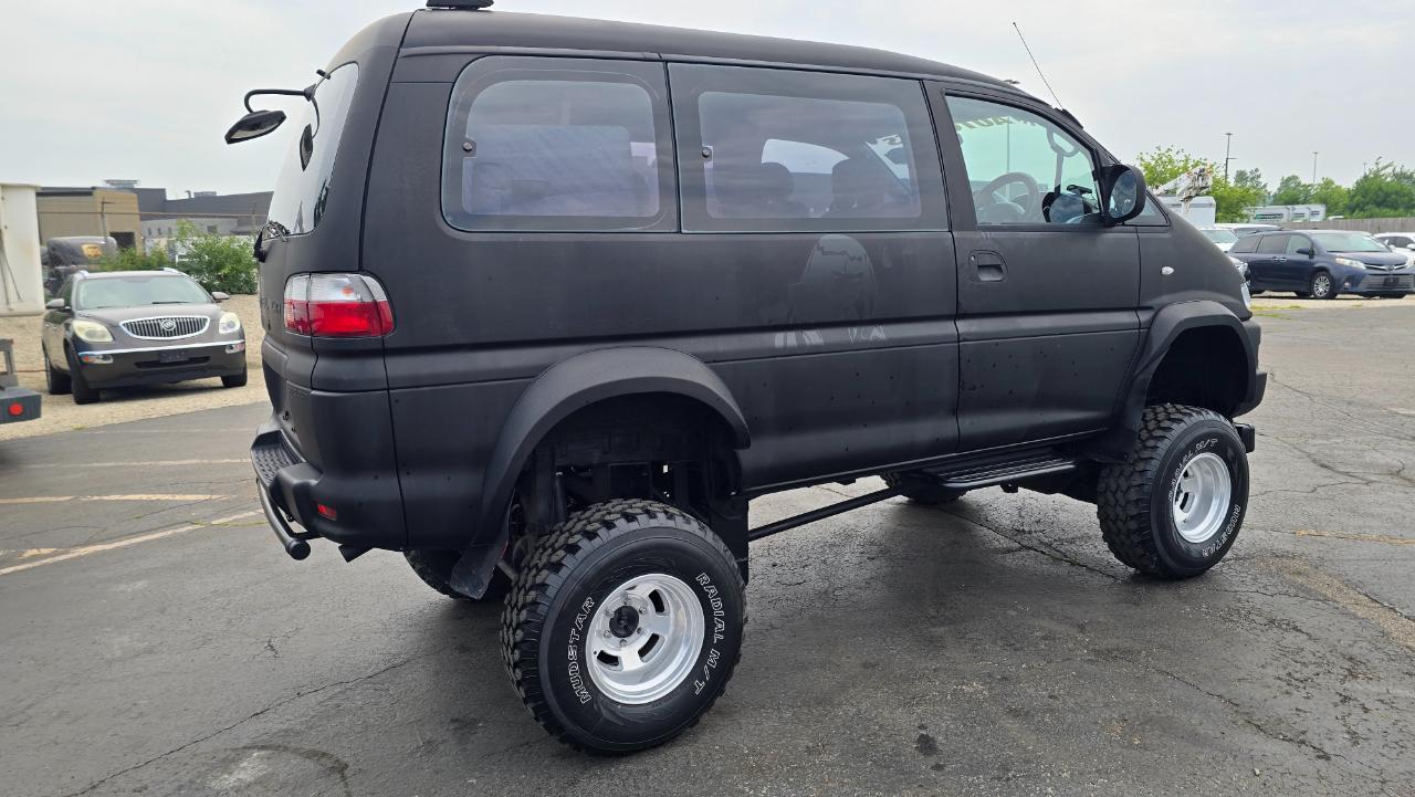 Mitsubishi Delica L400 Space Gear  1998