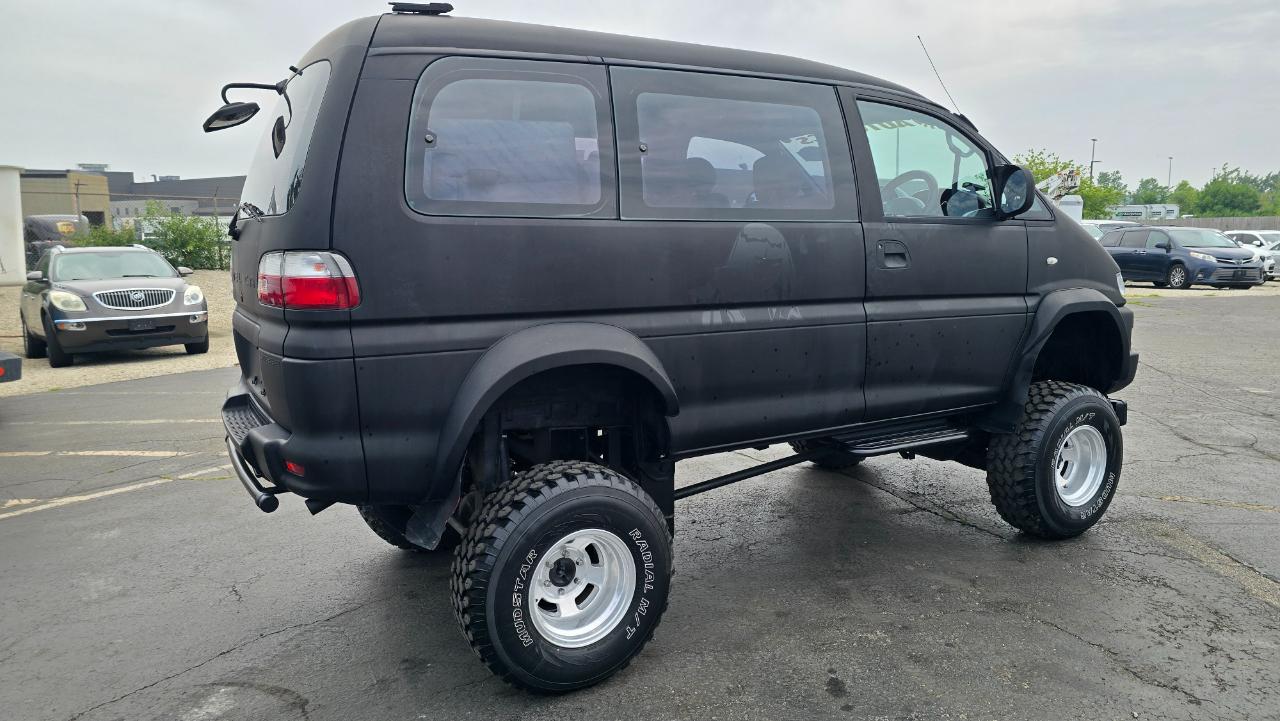 Mitsubishi Delica L400 Space Gear  1998