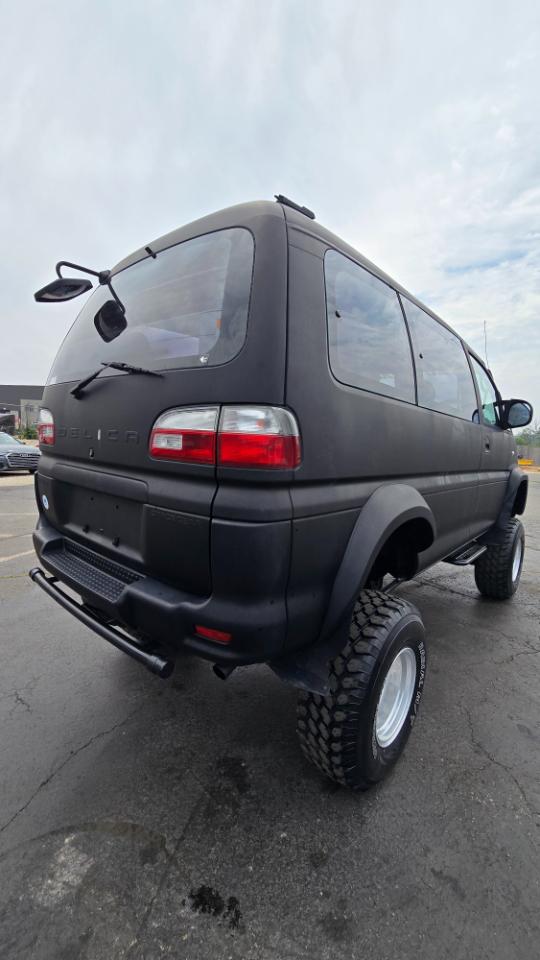 Mitsubishi Delica L400 Space Gear  1998
