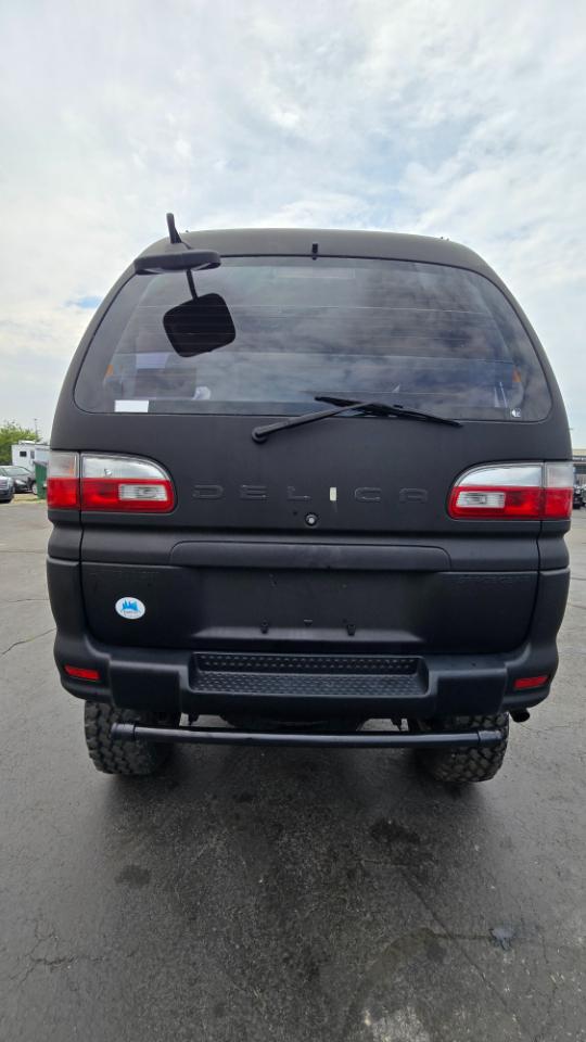 Mitsubishi Delica L400 Space Gear  1998