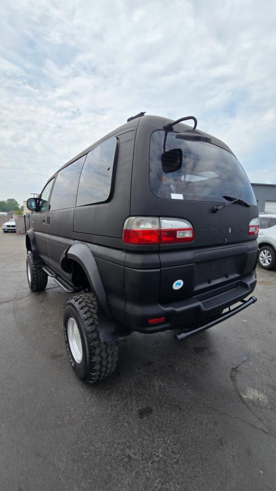 Mitsubishi Delica L400 Space Gear  1998
