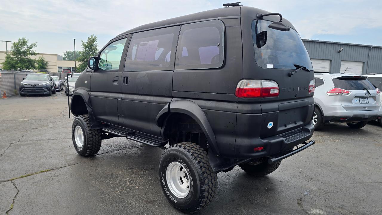 Mitsubishi Delica L400 Space Gear  1998