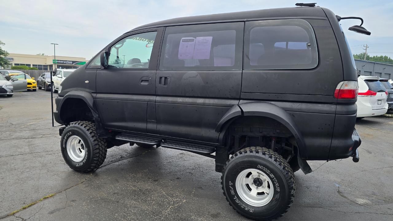 Mitsubishi Delica L400 Space Gear  1998