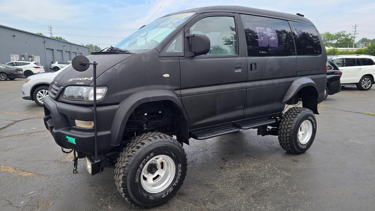 Mitsubishi Delica L400 Space Gear  1998