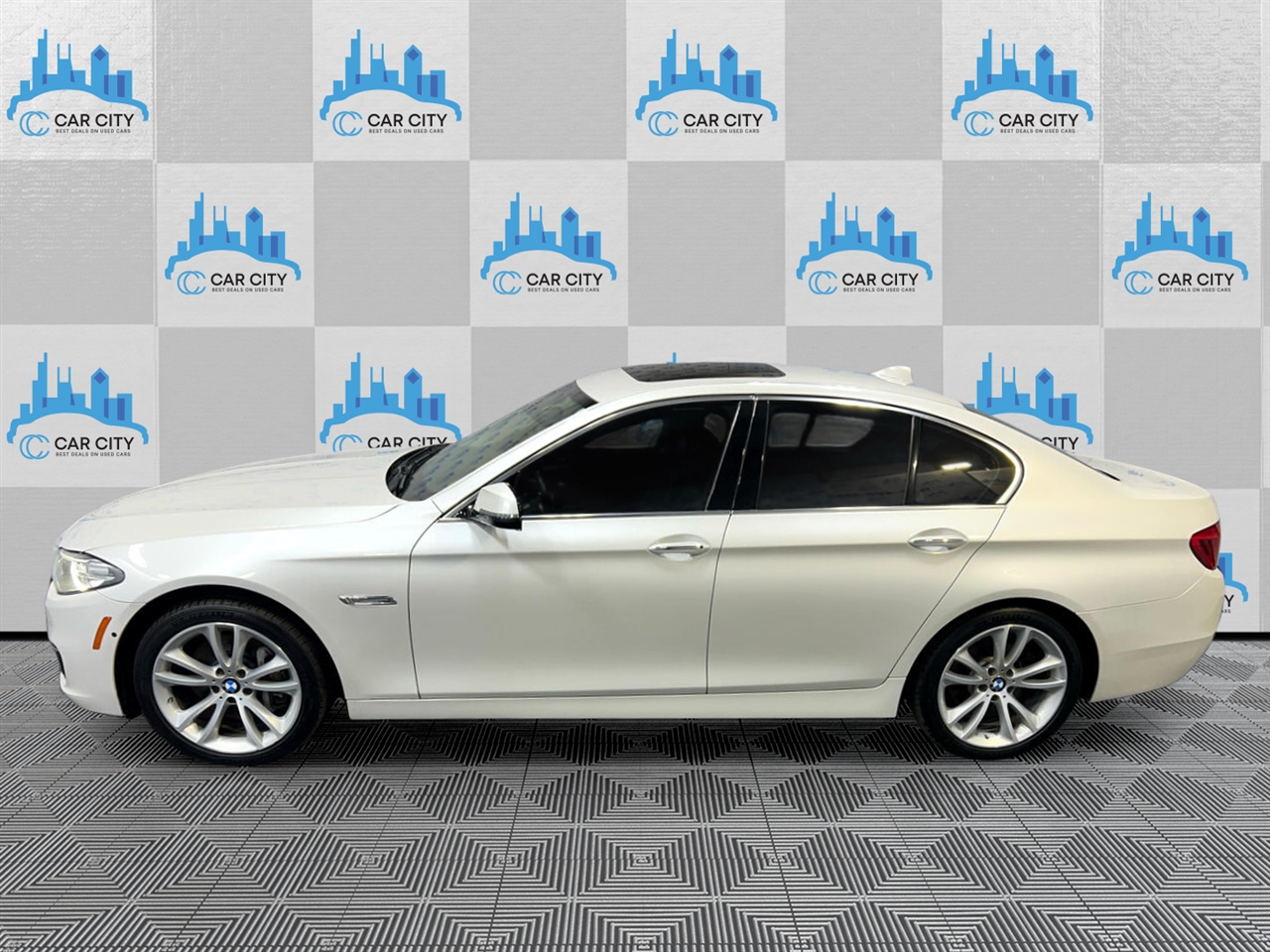 BMW 5-Series 535i xDrive 2016