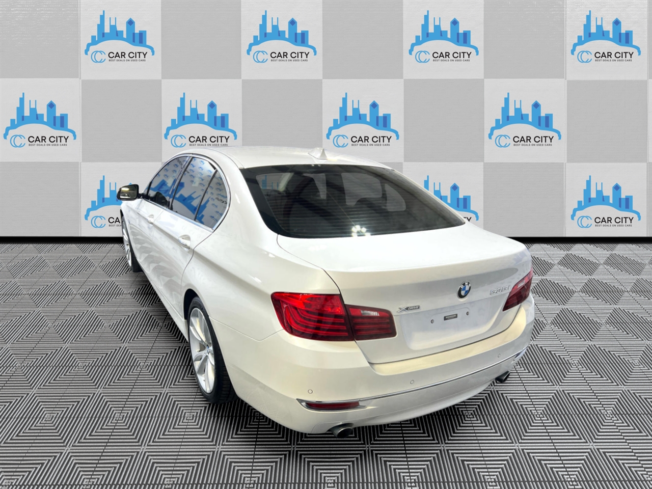 BMW 5-Series 535i xDrive 2016